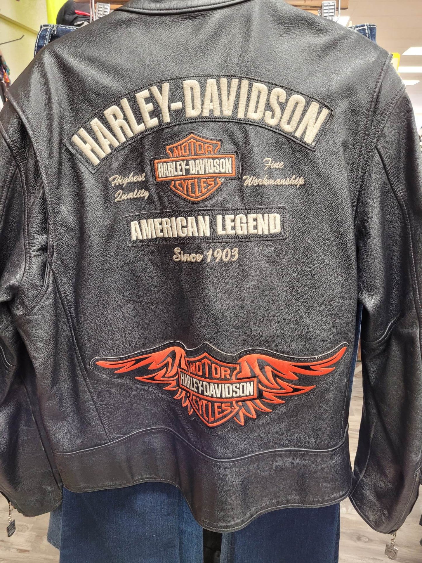 Harley Davidson leather jacket with patches. Men's size XL