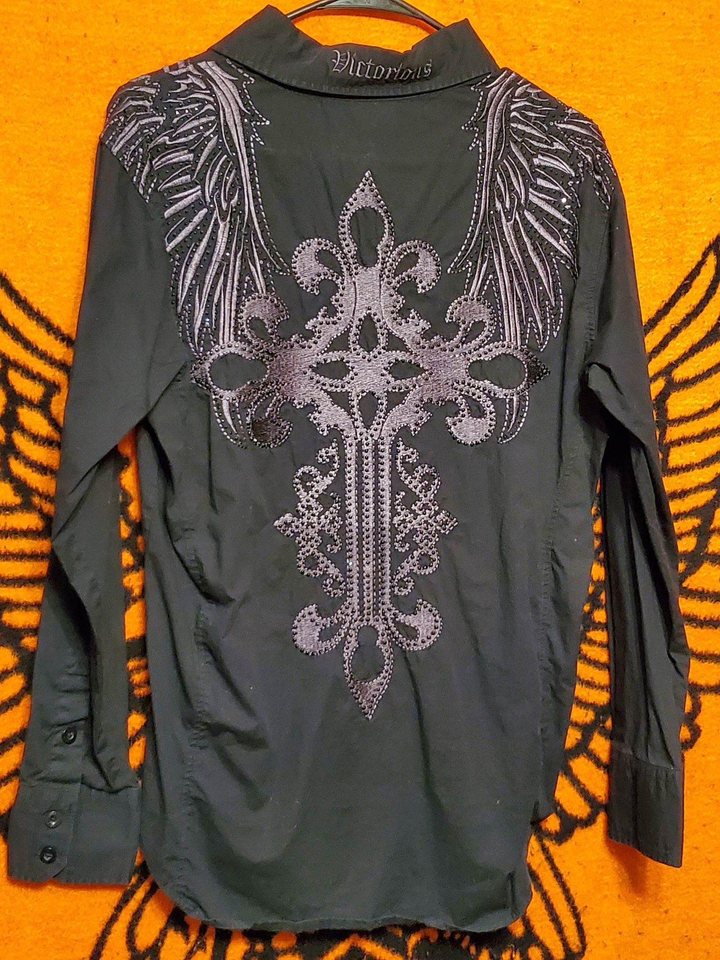 Womens Victorious long sleeve shirt, size small