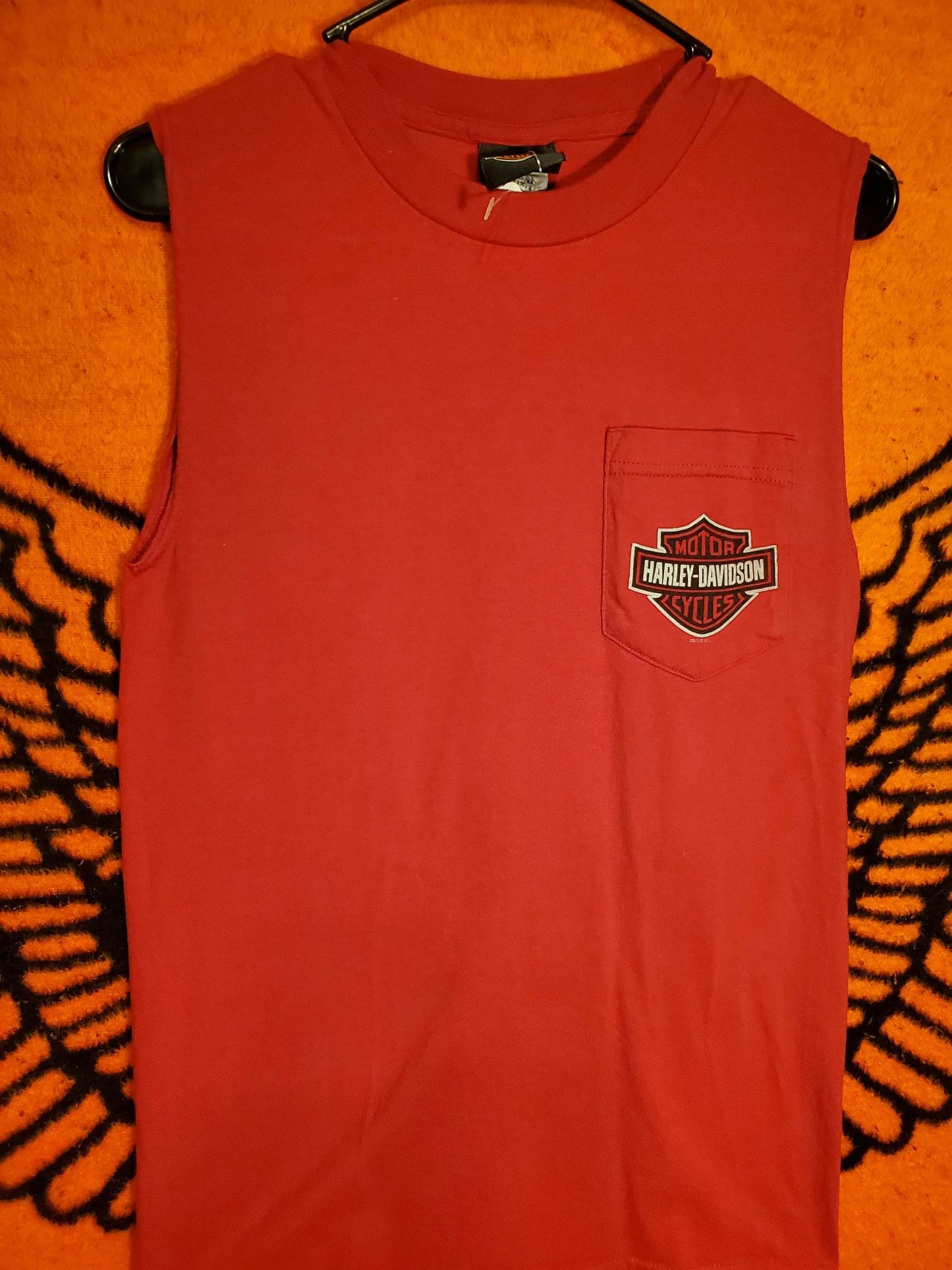 HD sleeveless pocket tshirt, men's small. NEW!