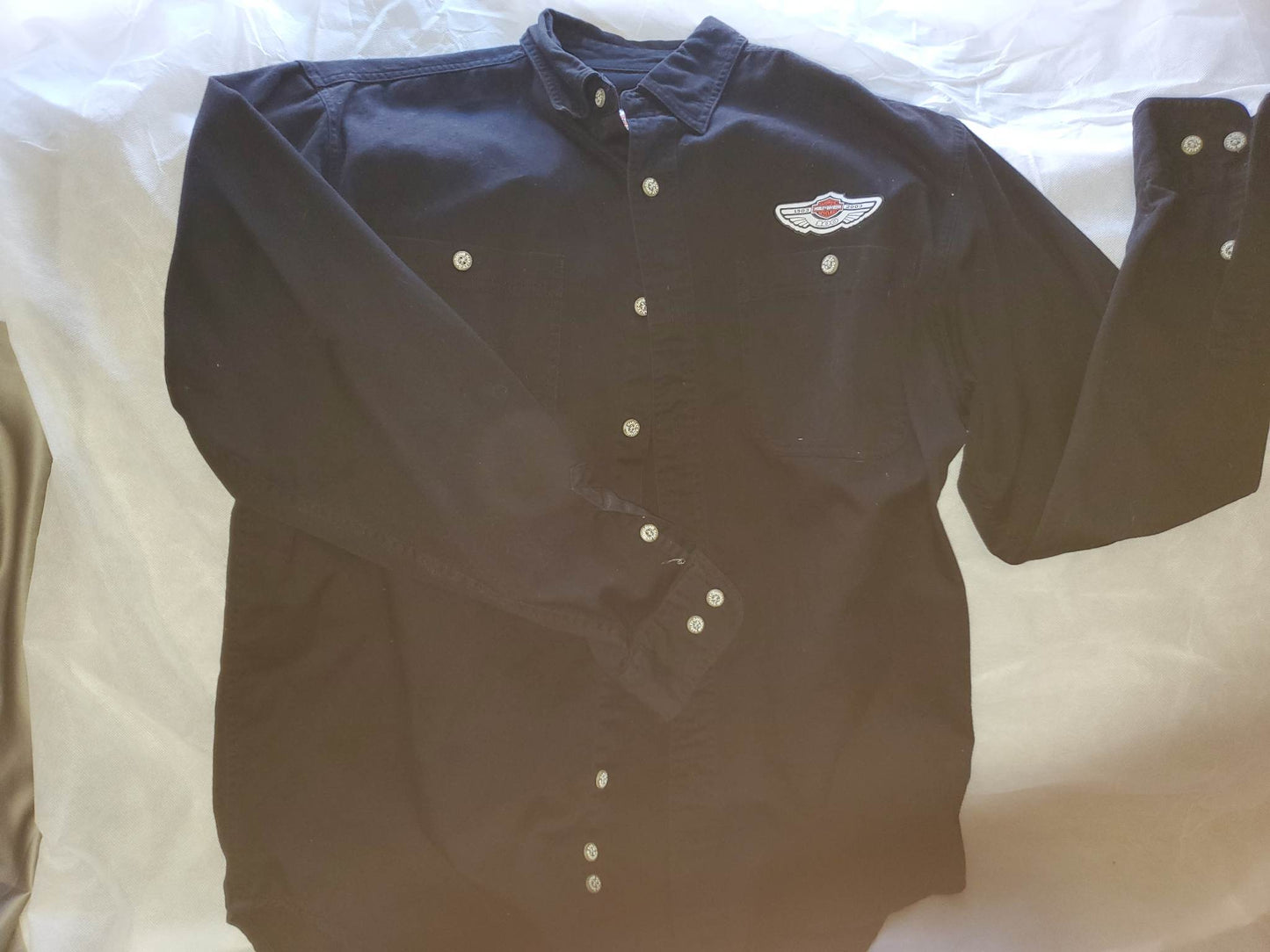 HD Long sleeve button up mens size medium